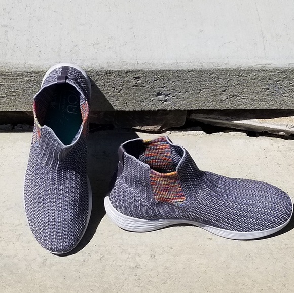 Breathable Slip-On Skechers 9.5 - Picture 4 of 6